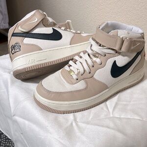Nike Air Force 1 Mid ’07
Izakaya